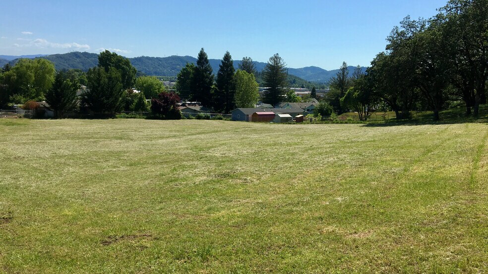 More Photos Of 0 NE Edenbower Blvd, Roseburg Land For Sale