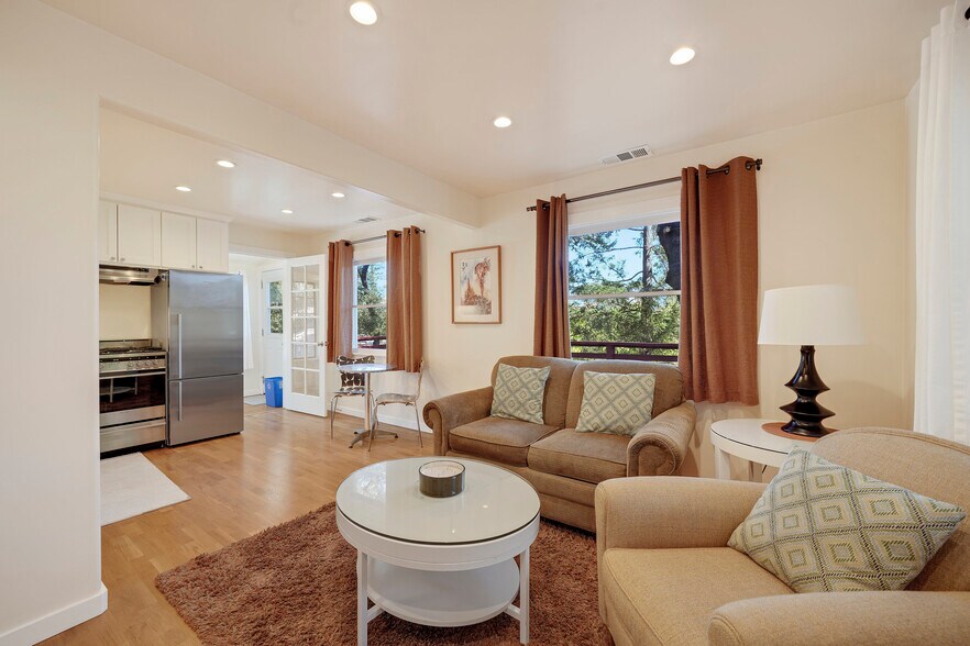 More Photos Of 1423-1425 Foothill, Calistoga Apartments For Sale