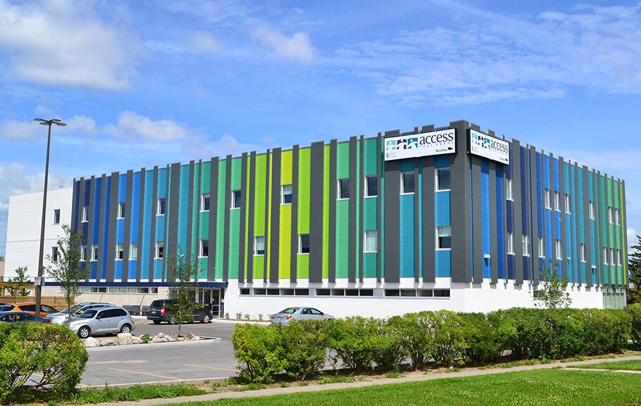 More Photos Of 1910 Pembina Hwy S, Winnipeg Freestanding For Lease