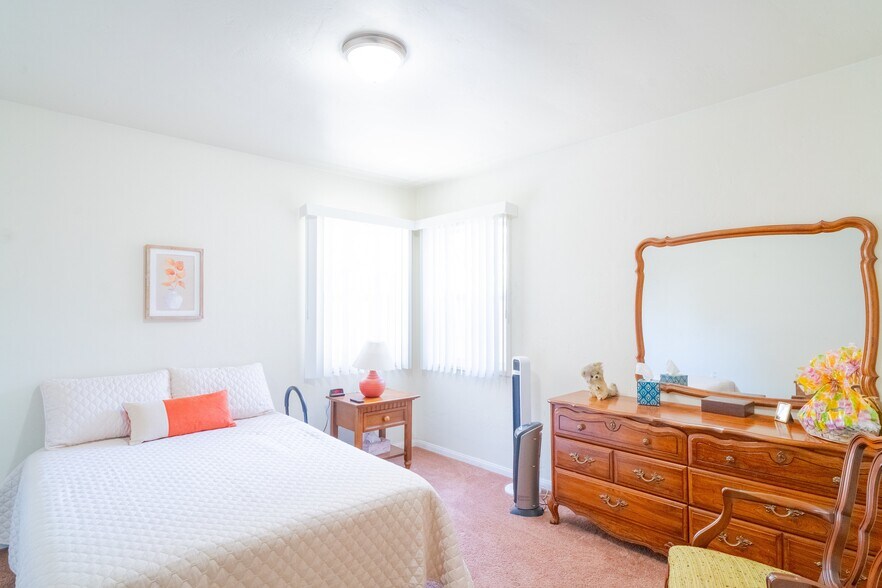 More Photos Of 3139 Reynard Way, San Diego Apartments For Sale