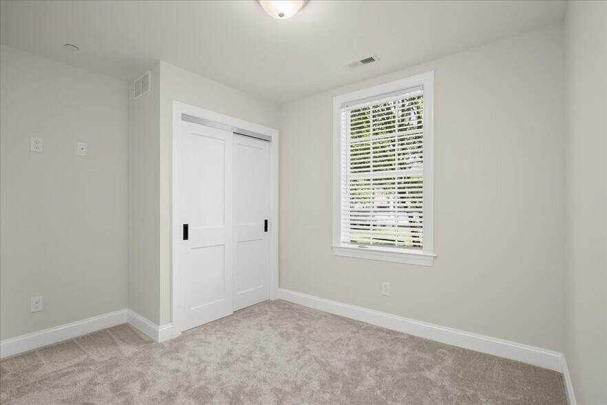 More Photos Of 140 S Washington St, Easton Specialty For Sale