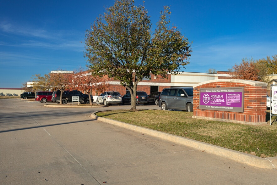 More Photos Of 701 E Robinson St, Norman Medical For Sale