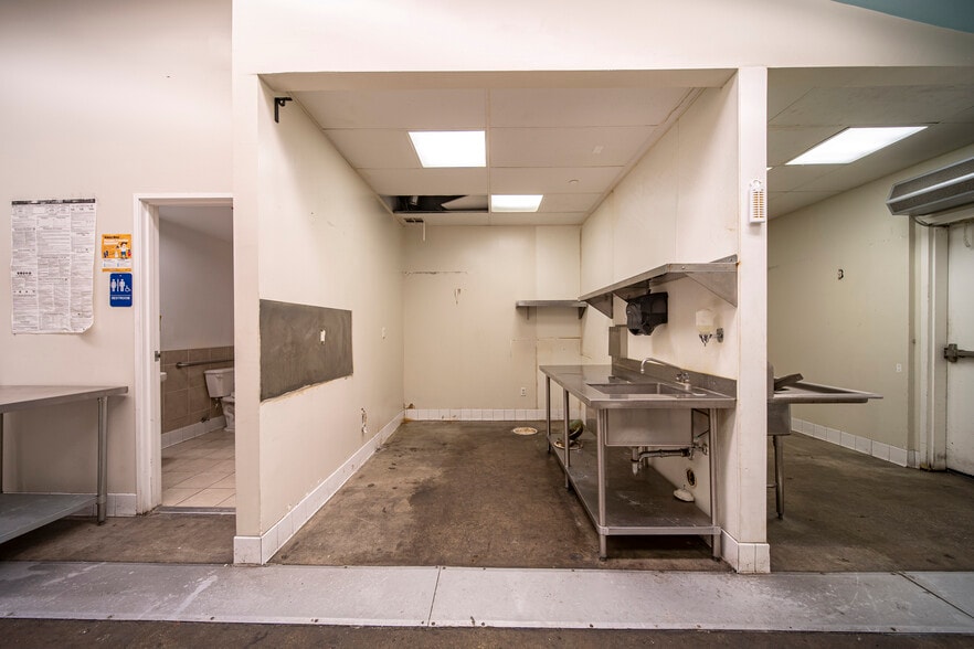 More Photos Of 580 N Atlantic Blvd, Monterey Park Apartments For Lease