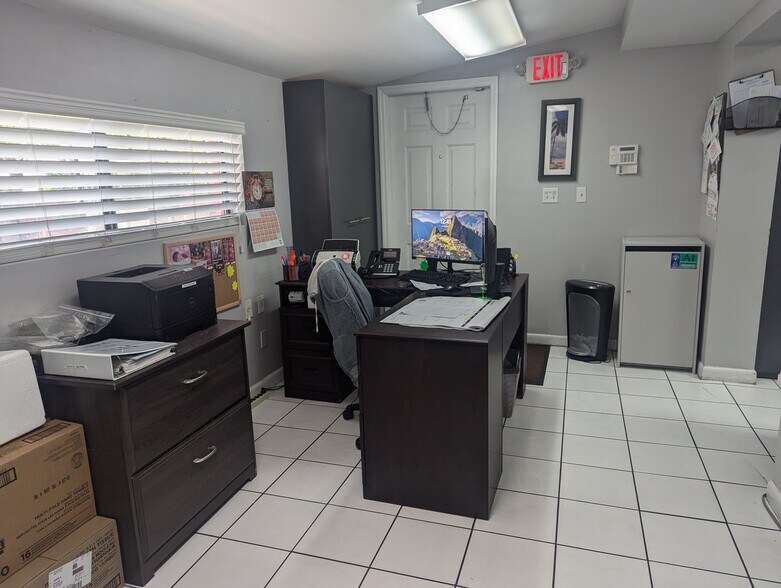 More Photos Of 250 SW 42nd Ave, Coral Gables Medical For Sale