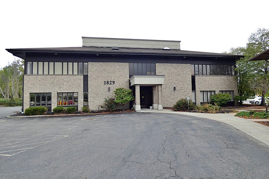 More Photos Of 1829 Maple Rd, Williamsville Medical For Lease