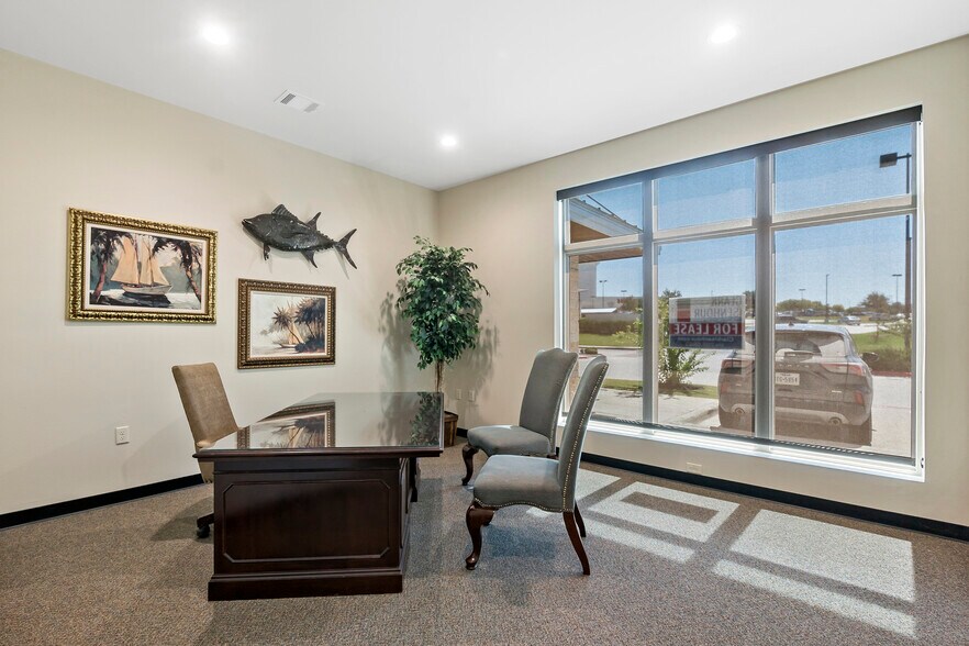 More Photos Of 4438 State Highway 6, College Station Office For Lease