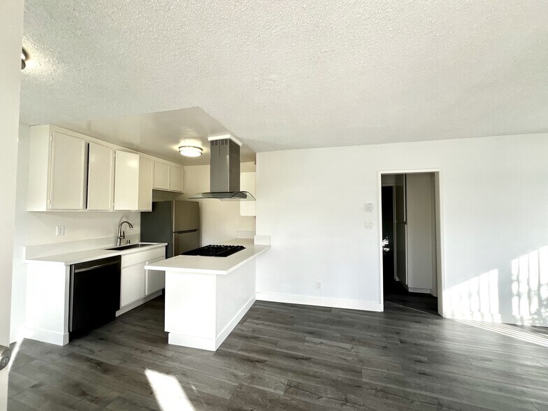 More Photos Of 3189 Cheviot Vista Pl, Los Angeles Apartments For Sale