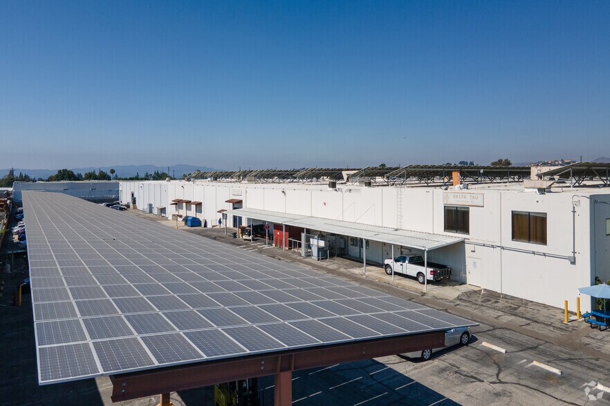 More Photos Of 21310-21314 Lassen St, Chatsworth Warehouse For Lease