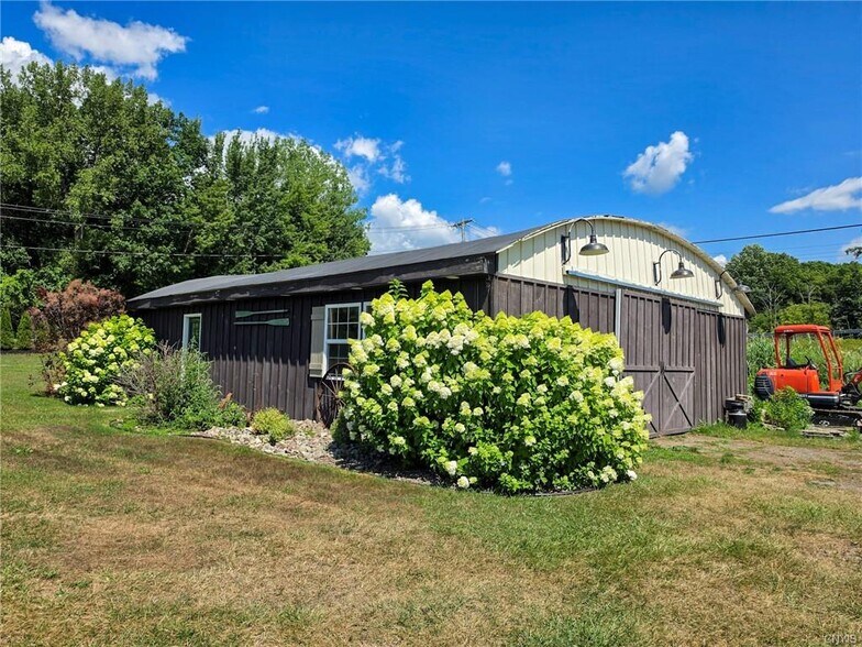 More Photos Of 6266 Lakeshore Rd, Verona Beach Restaurant For Sale