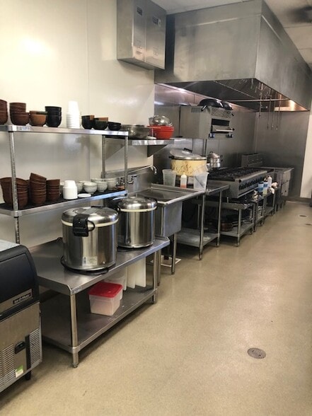 More Photos Of 3370-3400 S Bristol St, Santa Ana Freestanding For Lease