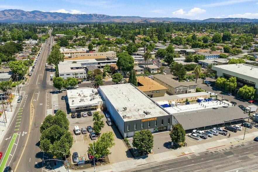More Photos Of 902 S Bascom Ave, San Jose Industrial For Lease