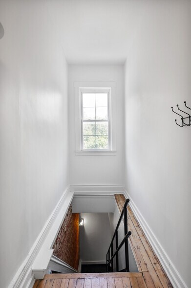 More Photos Of 1122 Rogers St, Louisville Police Fire Station For Sale