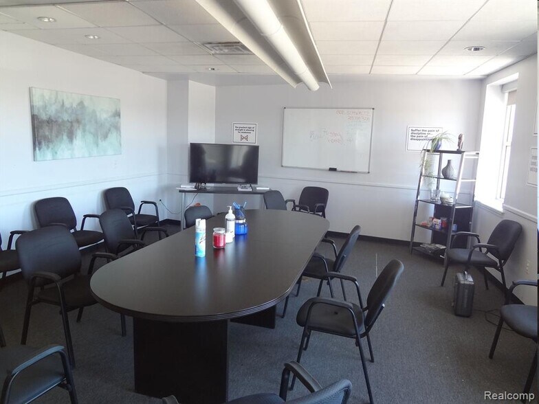 More Photos Of 14541 Mack Ave, Detroit Medical For Sale