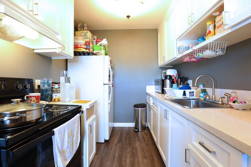 More Photos Of 21909 Lanark St, Canoga Park Apartments For Sale