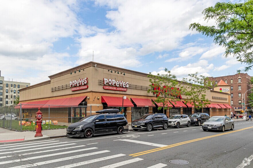 More Photos Of 961 E 174th St, Bronx Freestanding For Lease