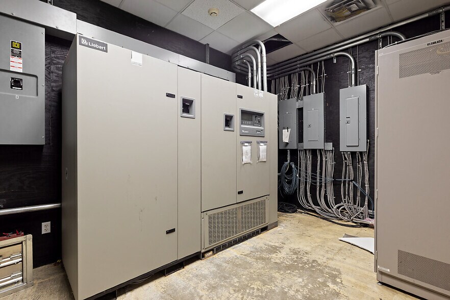 More Photos Of 4 Industrial Pky, Brunswick Manufacturing For Lease