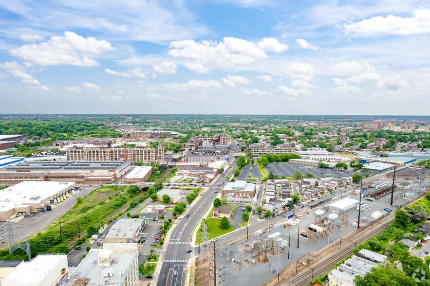 More Photos Of 2450 W Hunting Park Ave, Philadelphia Unknown For Lease