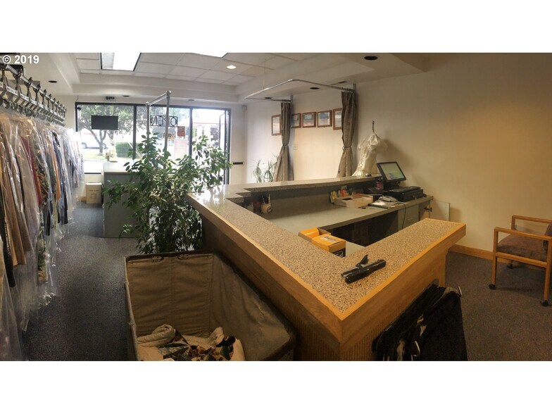 More Photos Of 4916 NE 100th Ave, Portland Flex For Sale