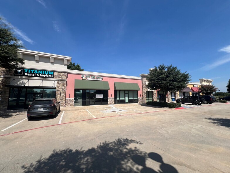 More Photos Of 2700 Western Center Blvd, Fort Worth General Retail For Lease