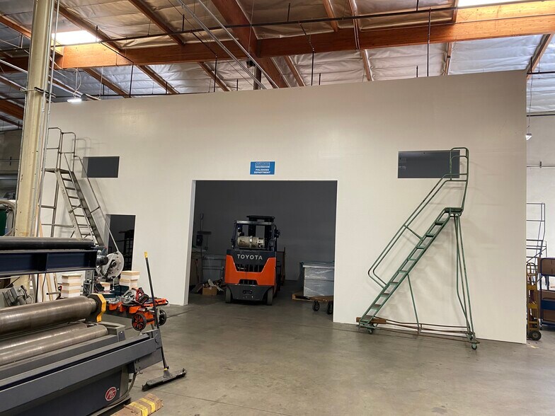 More Photos Of 1650 Beacon Pl, Oxnard Warehouse For Sale