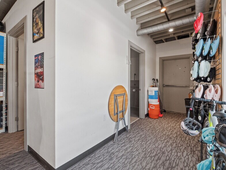 More Photos Of 2120 Ford St, Golden Restaurant For Sale