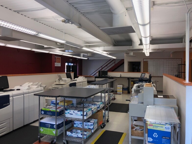 More Photos Of 8474 Tyco Rd, Vienna Office For Lease