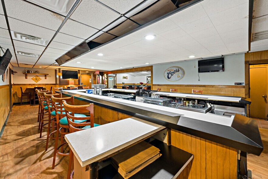 More Photos Of 180 Butler Rd, Saxonburg Restaurant For Sale