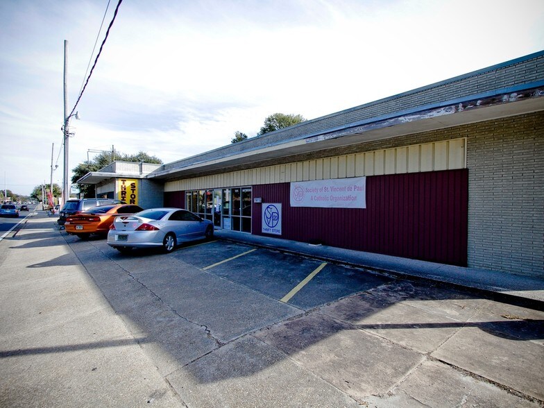 More Photos Of 1417 W Cervantes St, Pensacola Showroom For Lease