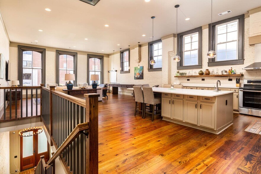 More Photos Of 428-432 2nd St, Macon Storefront Retail Residential For Sale