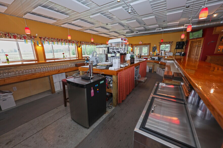 More Photos Of 7785 Hill Rd, Watervliet Specialty For Sale