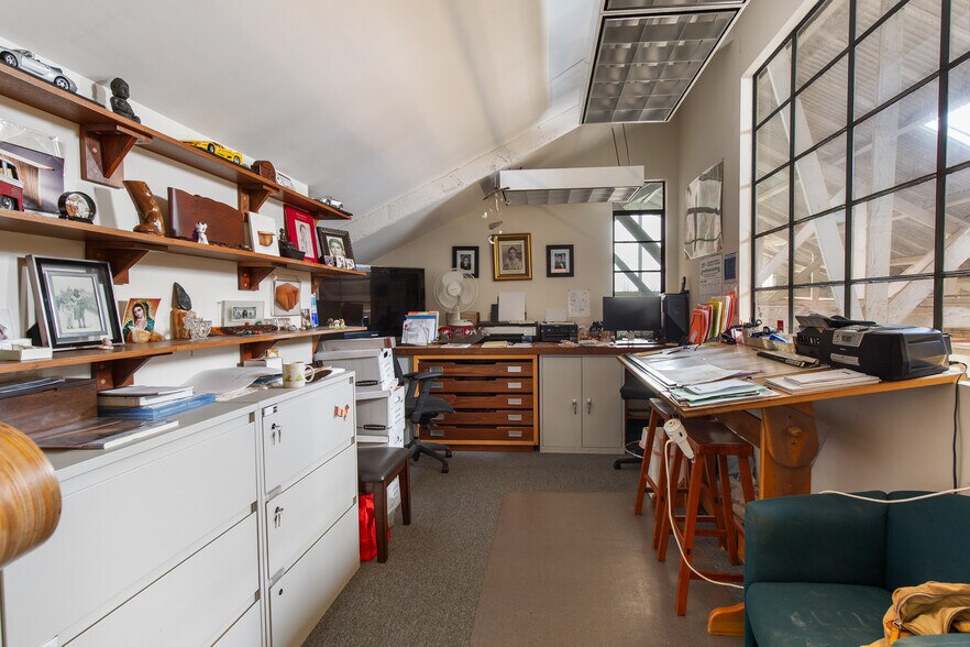 More Photos Of 2534 Magnolia St, Oakland Manufacturing For Sale