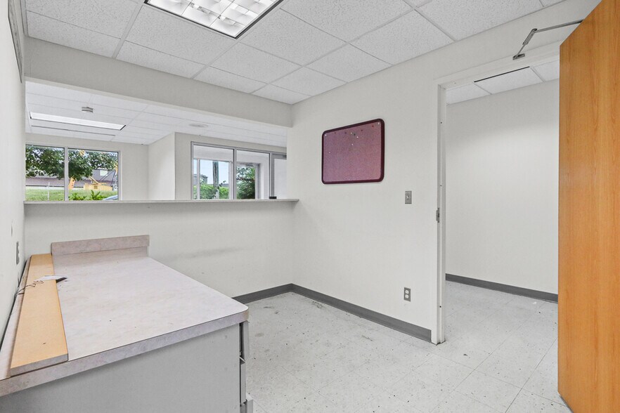 More Photos Of 37401 Stevens Blvd, Willoughby Flex For Lease