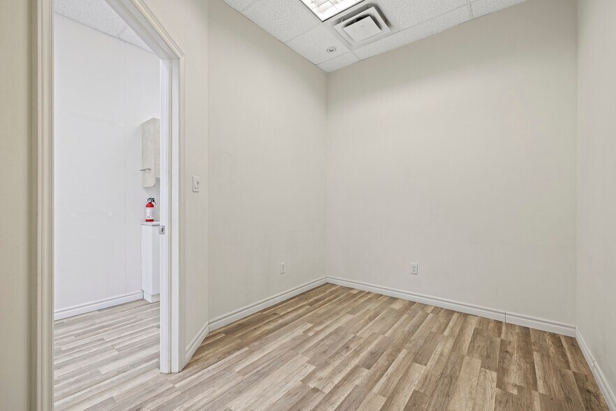 More Photos Of 47 Northumberland St, North Dumfries General Retail For Lease