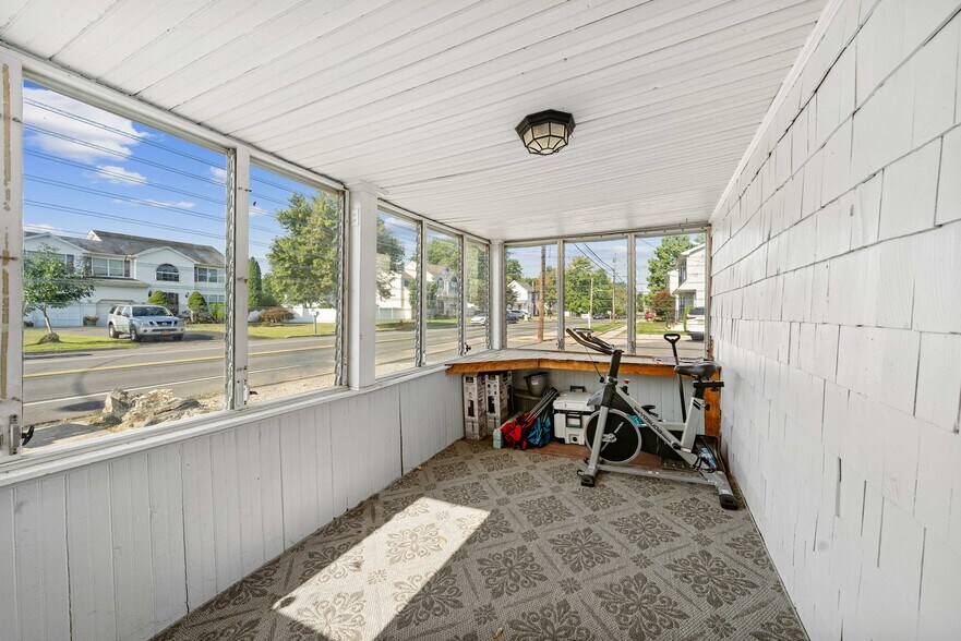 More Photos Of 40 Amboy Rd, Old Bridge Flex For Sale