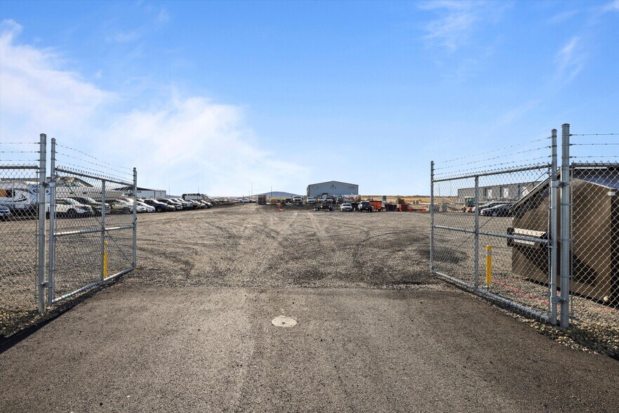 More Photos Of 2517 Logan St, Richland Service For Sale