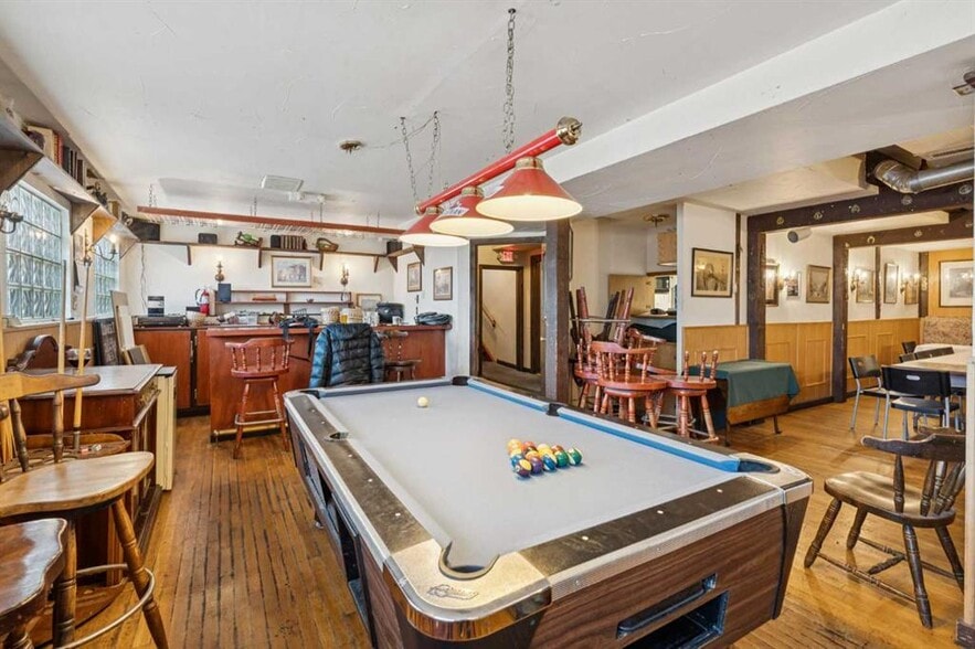 More Photos Of 5340 2 St SW, Calgary Flex For Sale