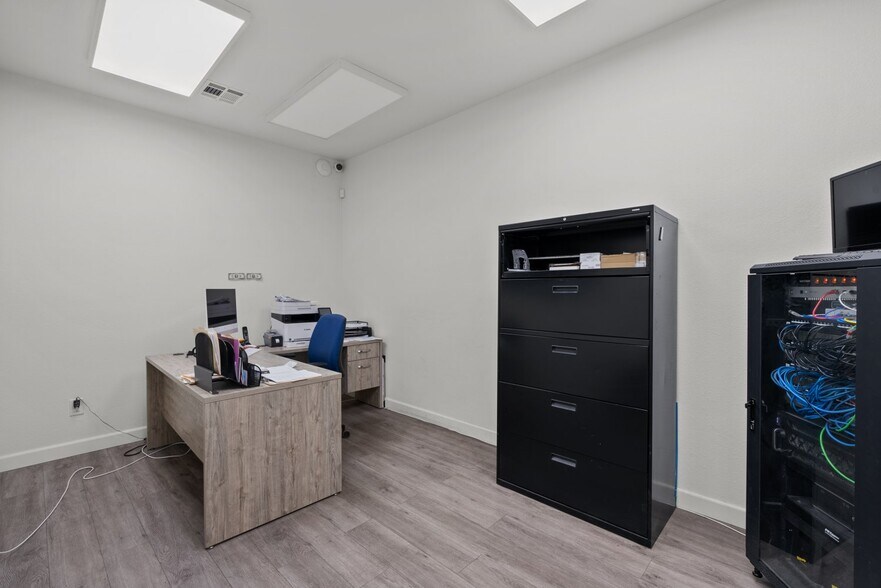 More Photos Of 1017 E Ocean Ave, Lompoc Medical For Sale