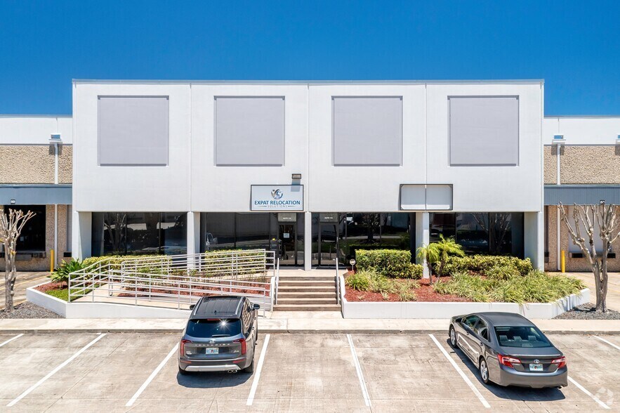 More Photos Of 2901 Titan Row, Orlando Warehouse For Lease