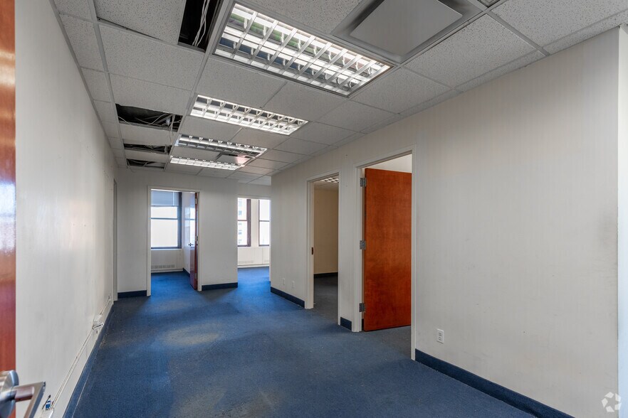 Photo of 27th Floor Ste 2707