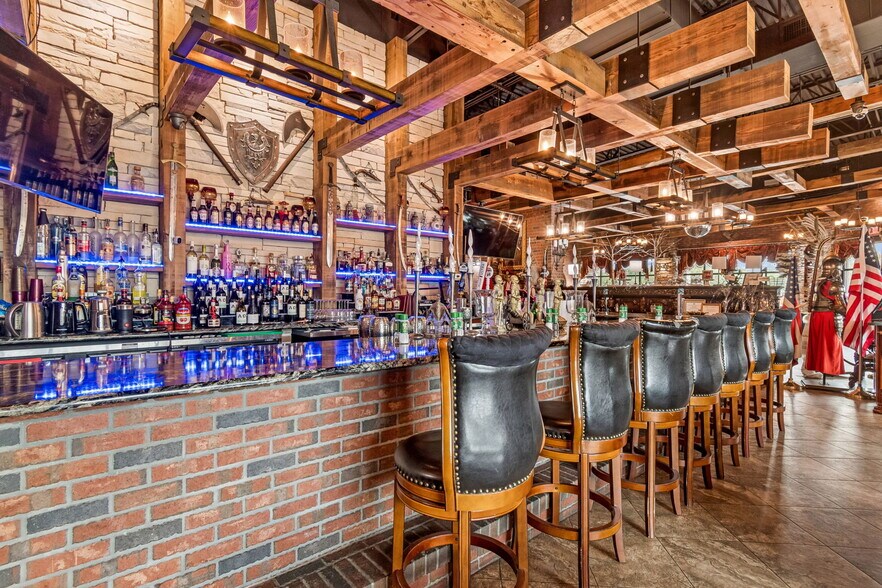 More Photos Of 3007 Commercial Way, Spring Hill Restaurant For Sale