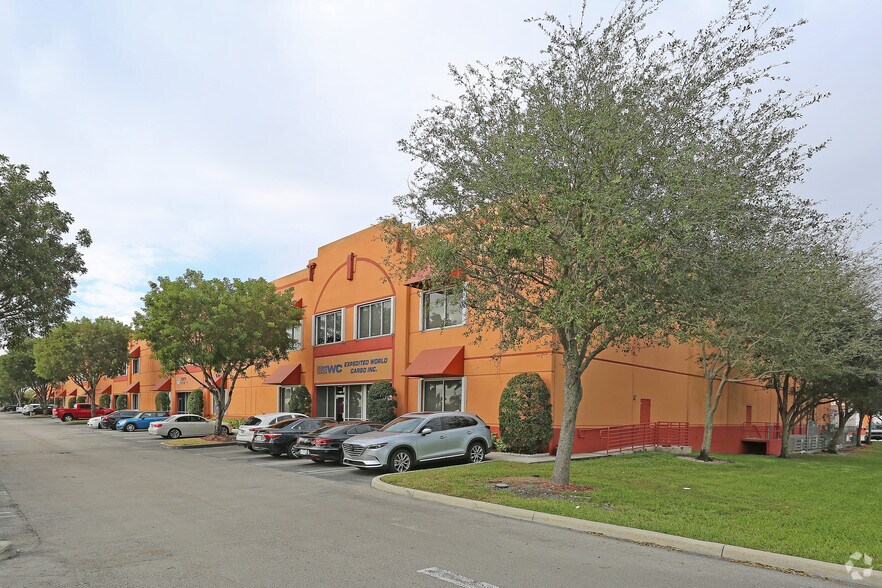 More Photos Of 9613 NW 33rd St, Doral Service For Sale