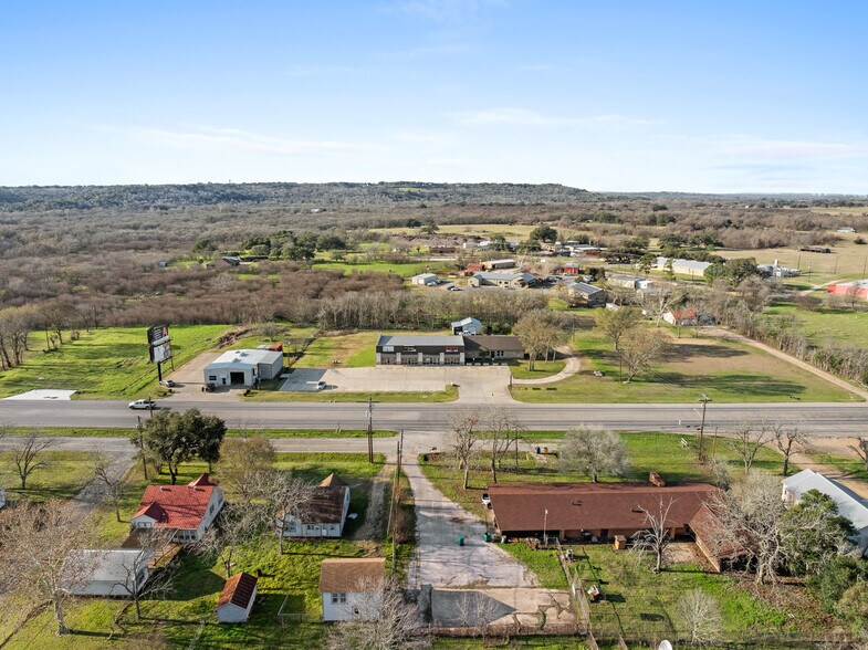 More Photos Of 1417 W State Highway 71, La Grange General Retail For Lease