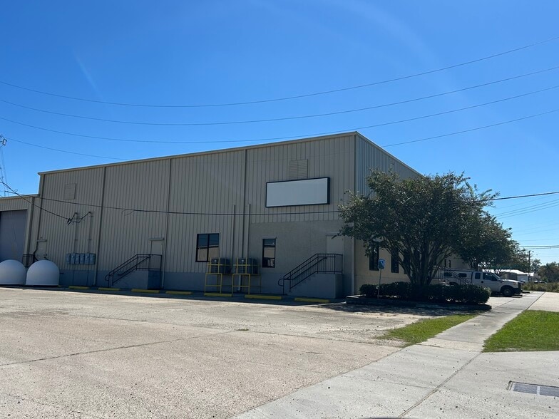 Primary Photo Of 755 Airline Dr, Kenner Warehouse For Lease