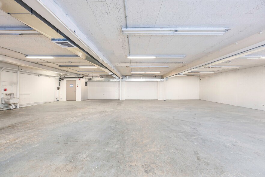 More Photos Of 342 Lexington Ave, Mount Kisco Light Distribution For Lease