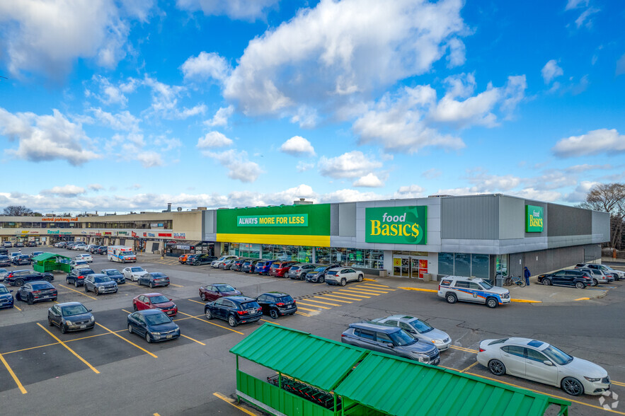 Primary Photo Of 377 Burnhamthorpe Rd E, Mississauga Storefront Retail Office For Lease