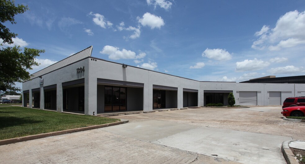 More Photos Of 1304 Langham Creek Dr, Houston Light Distribution For Lease