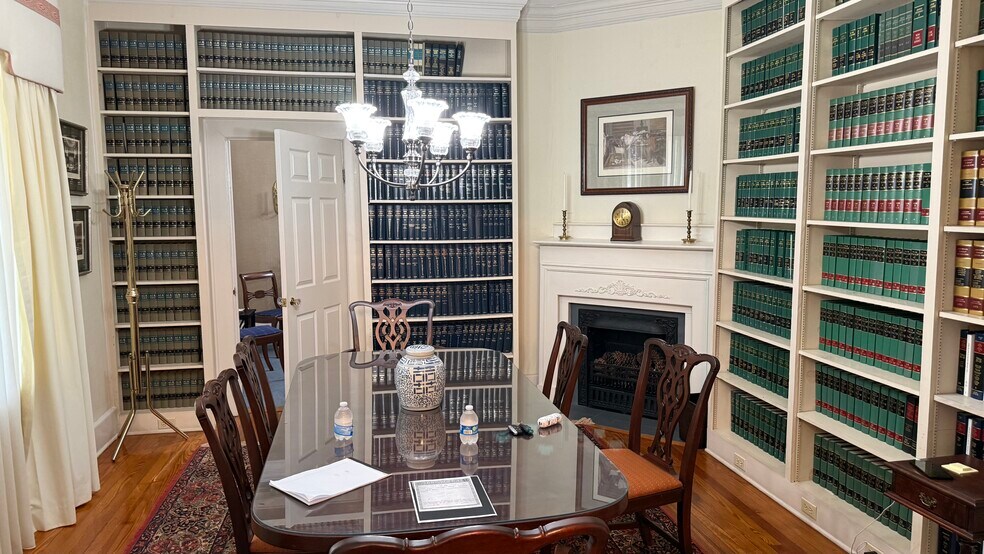 More Photos Of 191 Washington St, Barnwell Office For Sale