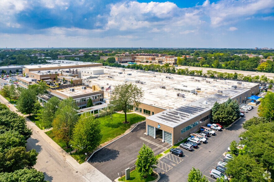 More Photos Of 2500 W Bradley Pl, Chicago Unknown For Lease