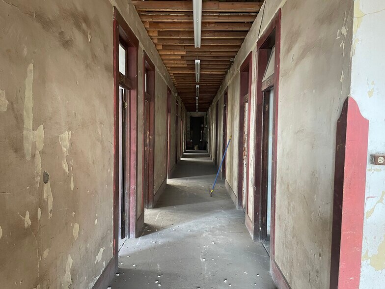 More Photos Of , Laredo General Retail For Sale