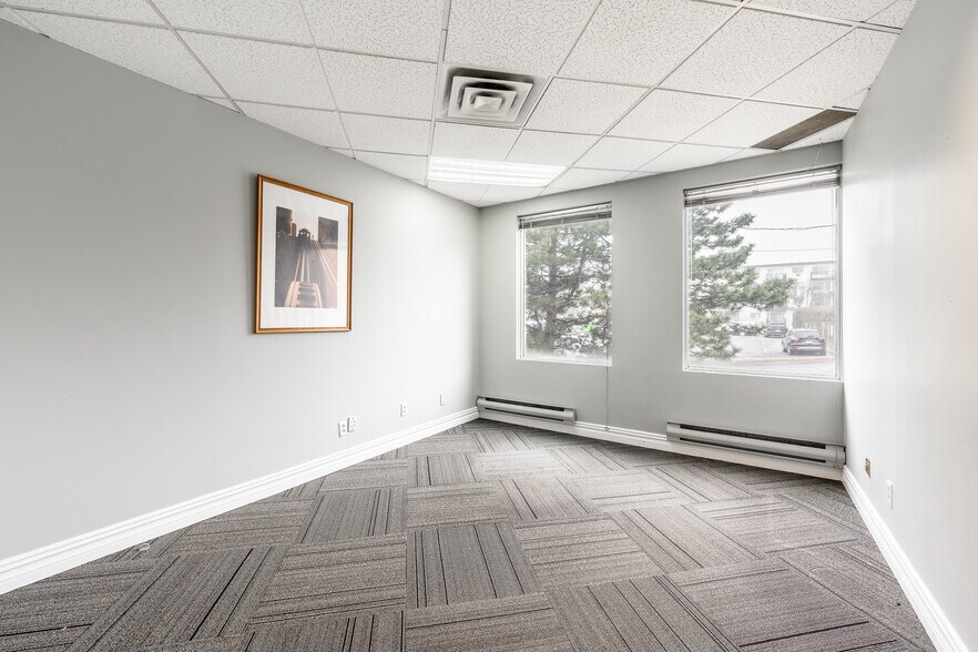 More Photos Of 5929 Rte Transcanadienne, Montréal Loft Creative Space For Lease